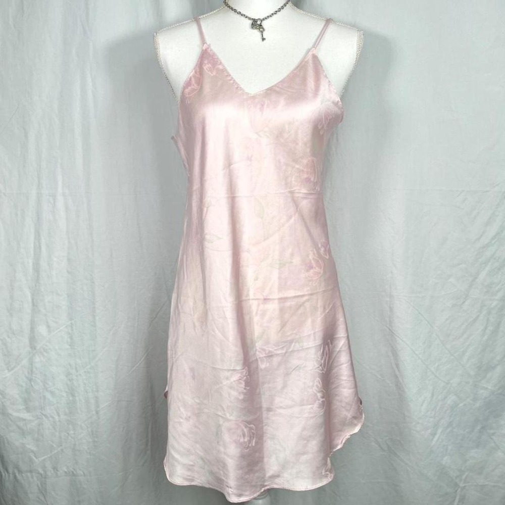vintage samye baby pink silk slip with floral design